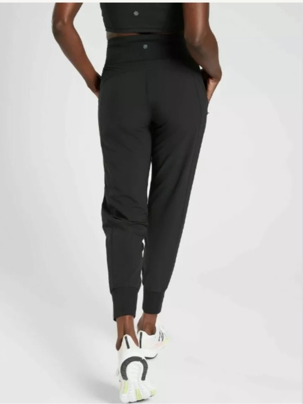Athleta Distance Jogger Black Size Small NWT